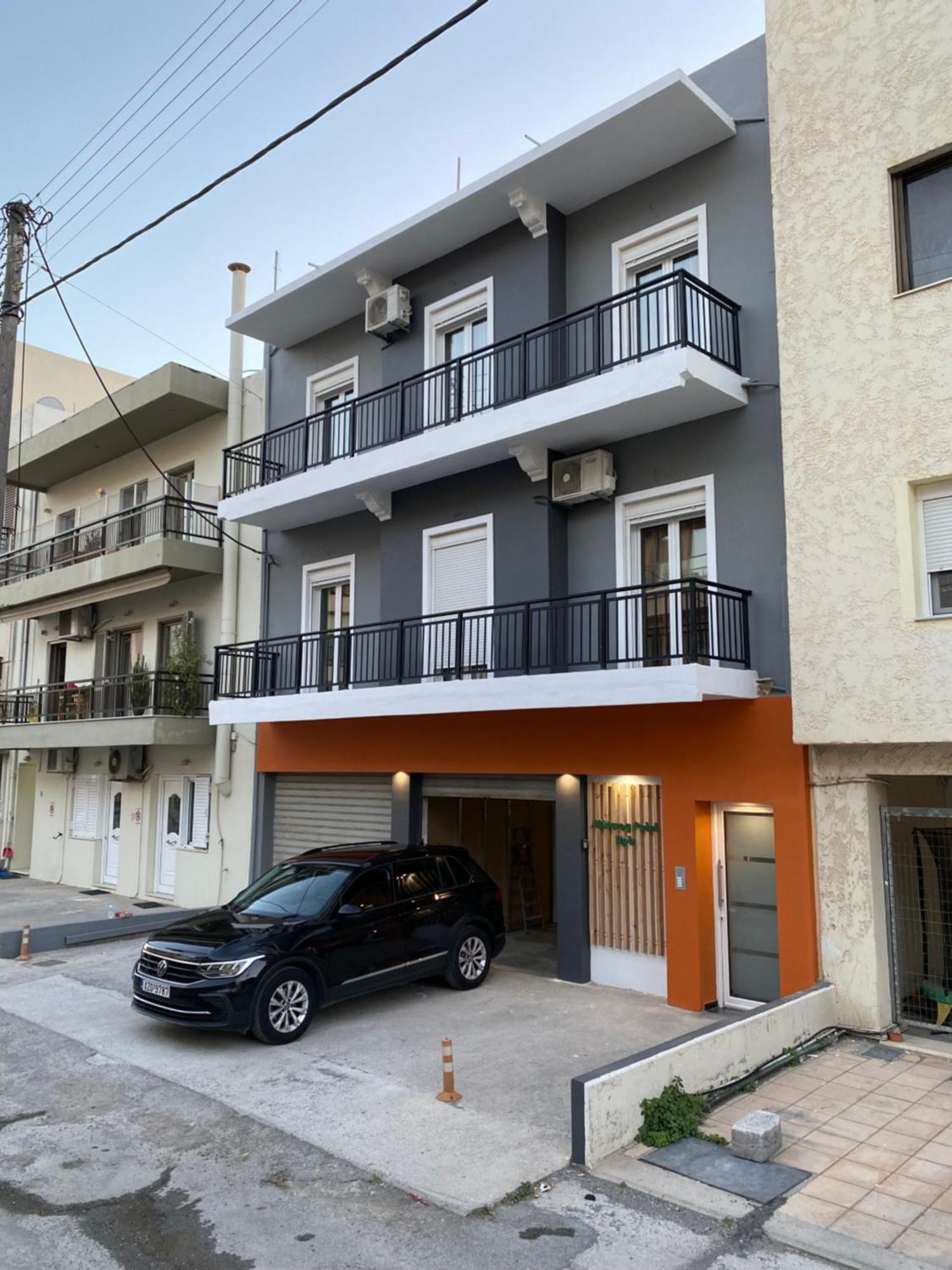 Midway Point Apts Kandiye Dış mekan fotoğraf